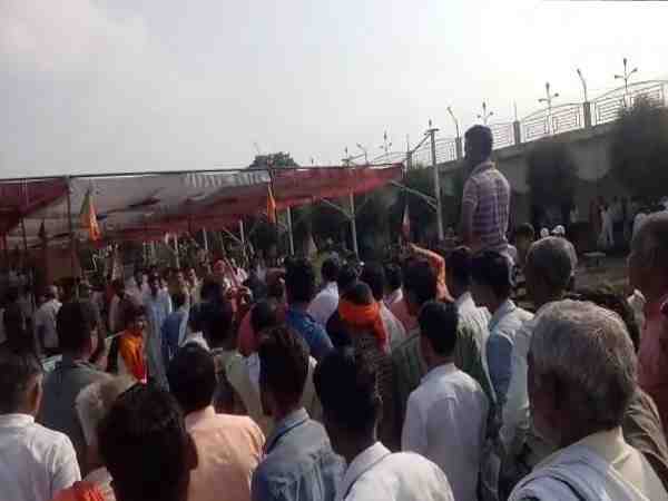bjp senior leaders files fake fir against villagers in etawah bjp senior leaders files fake fir against villagers in etawah