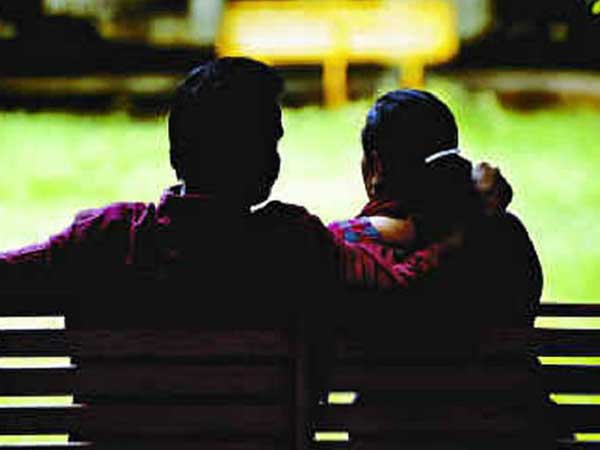 आधी रात को मिलिट्री पुलिस ने कर्नल को पकड़ा था रंगे हाथ