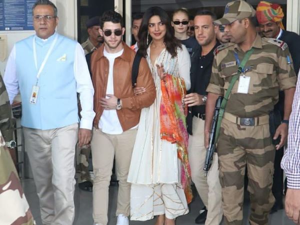 परिवार संग जोधपुर पहुंचे प्रियंका-निक