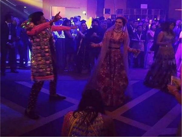 पार्टी में जमकर नाचे दीपवीर