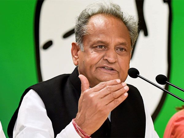 गहलोत ने भी अमित शाह पर लगाया गंभीर आरोप