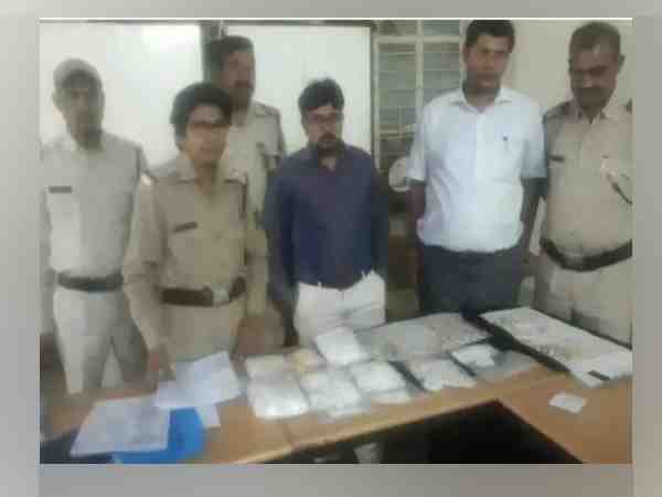 gold jewellery worth rupees 60 lakh found during checking in gwalior gold jewellery worth rupees 60 lakh found during checking in gwalior