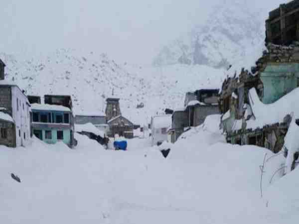 rohtang pass is closed after heavy snowfall rohtang pass is closed after heavy snowfall