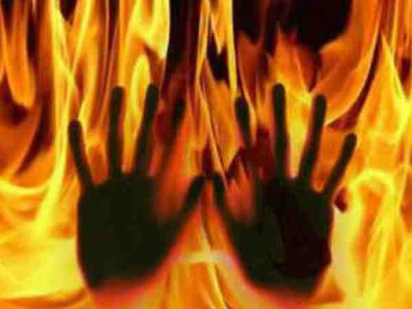 four people physical attacked girl then burnt her alive four people physical attacked girl then burnt her alive