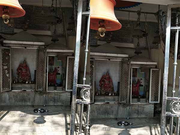 ghanta of temple is shaking itself in gazipur ghanta of temple is shaking itself in gazipur