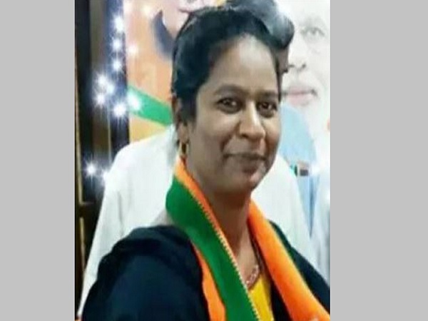 अकबरुद्दीन ओवैसी के खिलाफ बीजेपी ने दिया शाहजादी सैयद को टिकट