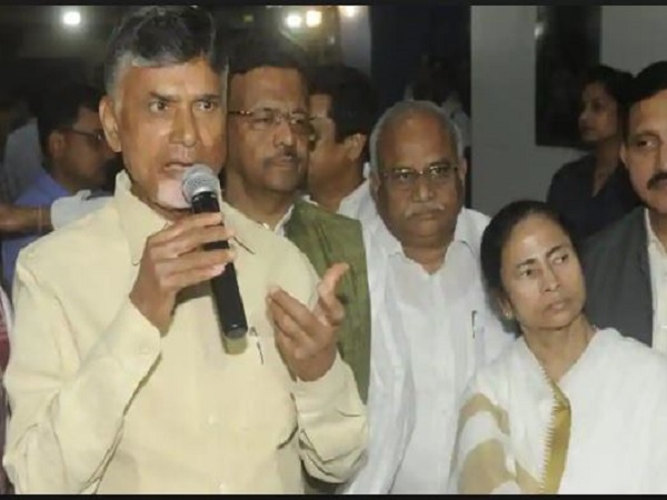 पीएम मोदी के खिलाफ नेतृत्व की रेस में नायडू दिख रहे आगे