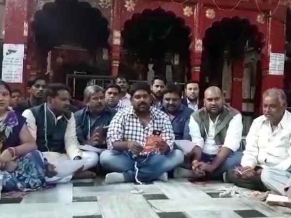 sc-st protest at hanuman mandir in agra sc-st protest at hanuman mandir in agra
