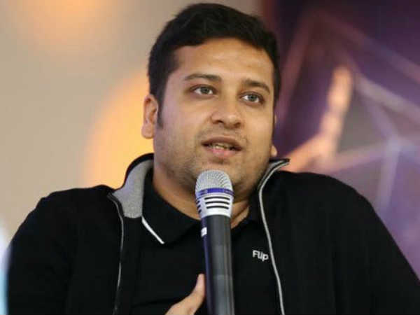 2 बेडरूम वाला फ्लैट किराए पर लिया और 2 कम्प्यूटर के साथ कंपनी शुरू की