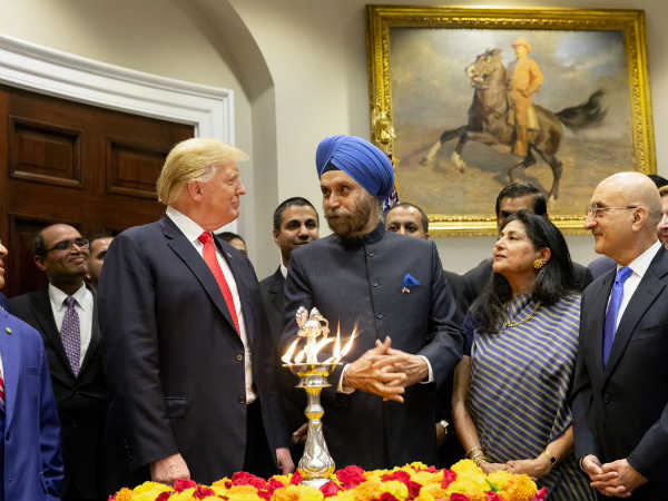 व्हाइट हाउस मसले पर शांत