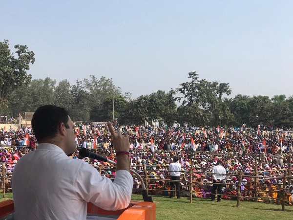 'बड़े उद्योगपतियों को पहुंचाया फायदा'
