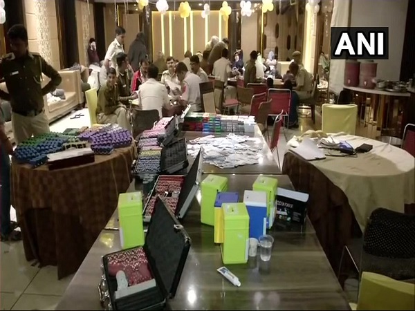 Delhi police busted a gambling racket in in Rajouri Garden Delhi police busted a gambling racket in in Rajouri Garden