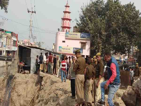 two labours died when a section of bridge fallen in saharanpur two labours died when a section of bridge fallen in saharanpur