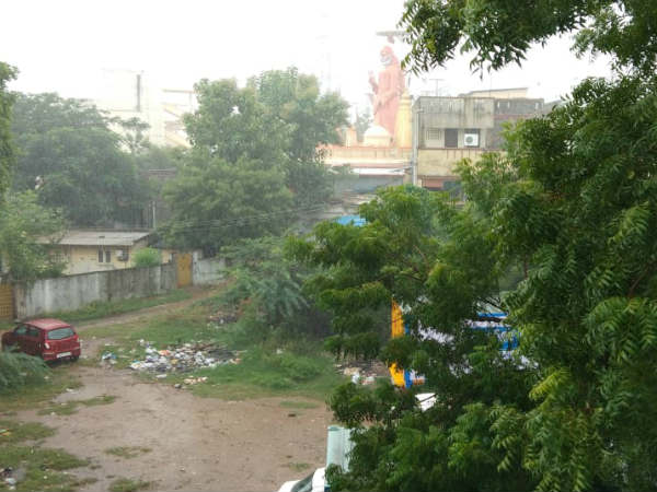 केरल पहुंचा तूफान गाजा, भारी बारिश से काफी नुकसान, तस्वीरें केरल पहुंचा तूफान गाजा, भारी बारिश से काफी नुकसान, तस्वीरें