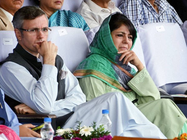 पीडीपी, एनसी और कांग्रेस में चल रही सरकार बनाने की चर्चा