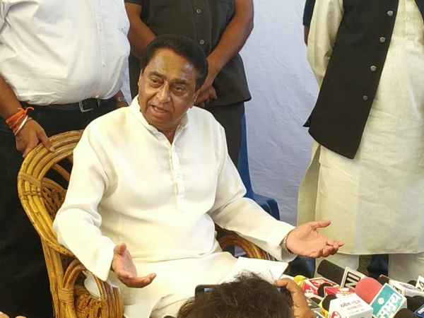 कमलाथ के गढ़ में चाहती थीं सीट