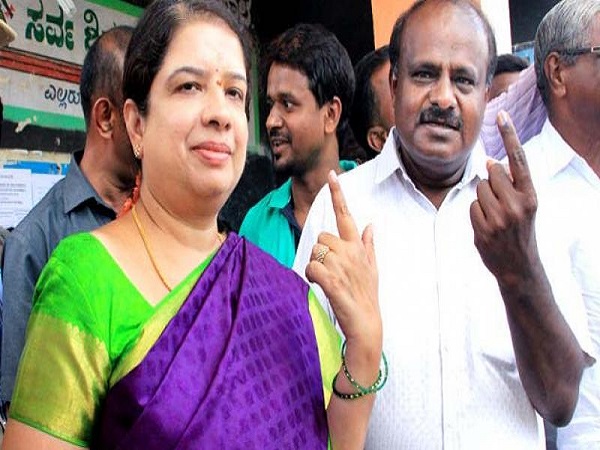 Karnataka bypolls: CM Kumaraswamy and wife anitha created history Karnataka bypolls: CM Kumaraswamy and wife anitha created history