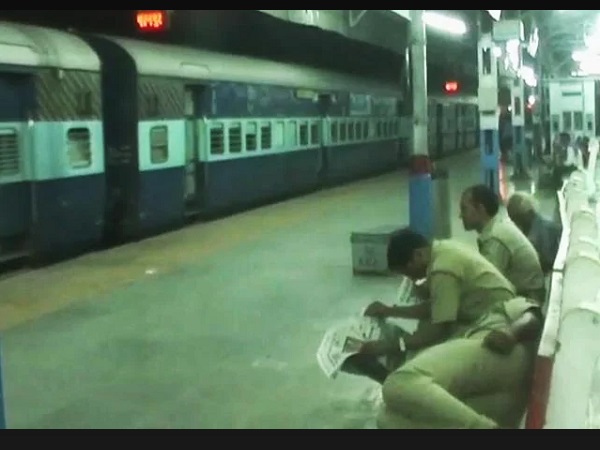 ग्वालियर, भोपाल, बरेली, इंदौर, लोकमान्य साप्ताहिक ट्रेन, झांसी, जीआरपी पुलिस, Gwalior, Bhopal, Bareilly, Indore, Train, Jhansi, GRP Police, Madhya Pradesh, MP railway thefts, railway stations, crime, train robbery, train robbery madhya pradesh, robbery in train ग्वालियर, भोपाल, बरेली, इंदौर, लोकमान्य साप्ताहिक ट्रेन, झांसी, जीआरपी पुलिस, Gwalior, Bhopal, Bareilly, Indore, Train, Jhansi, GRP Police, Madhya Pradesh, MP railway thefts, railway stations, crime, train robbery, train robbery madhya pradesh, robbery in train
