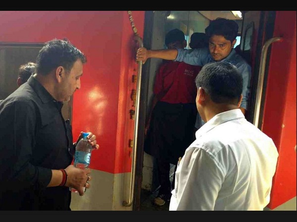 ग्वालियर, भोपाल, बरेली, इंदौर, लोकमान्य साप्ताहिक ट्रेन, झांसी, जीआरपी पुलिस, Gwalior, Bhopal, Bareilly, Indore, Train, Jhansi, GRP Police, Madhya Pradesh, MP railway thefts, railway stations, crime, train robbery, train robbery madhya pradesh, robbery in train ग्वालियर, भोपाल, बरेली, इंदौर, लोकमान्य साप्ताहिक ट्रेन, झांसी, जीआरपी पुलिस, Gwalior, Bhopal, Bareilly, Indore, Train, Jhansi, GRP Police, Madhya Pradesh, MP railway thefts, railway stations, crime, train robbery, train robbery madhya pradesh, robbery in train