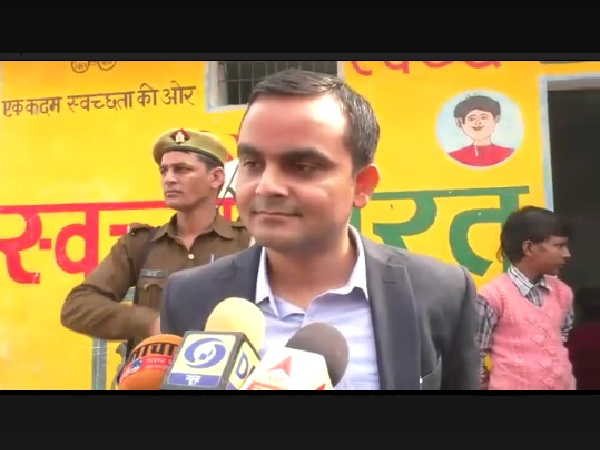 11 हजार रुपये पुरुस्कार मिला