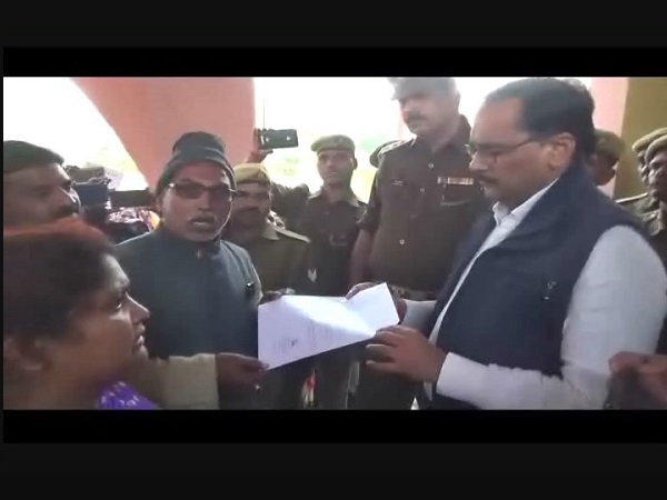 Uttar Pradesh, child-bodies, Narbali, UP police, Uttar Pradesh, crime, Narbali in uttar pradesh, Mau, मऊ, उत्तर प्रदेश, खानपुर गावं, बलि, निर्मम हत्या, नरबलि की आशंका, नरबलि का खौफ, mau district, Fear of killer, murder, child murder Uttar Pradesh, child-bodies, Narbali, UP police, Uttar Pradesh, crime, Narbali in uttar pradesh, Mau, मऊ, उत्तर प्रदेश, खानपुर गावं, बलि, निर्मम हत्या, नरबलि की आशंका, नरबलि का खौफ, mau district, Fear of killer, murder, child murder