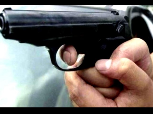 young man, shot himself, shopping mall, girlfriend, fun with friends, shocking news, crime, गर्लफ्रेंड, uttar pradesh police, mathura, uttar pradesh young man, shot himself, shopping mall, girlfriend, fun with friends, shocking news, crime, गर्लफ्रेंड, uttar pradesh police, mathura, uttar pradesh