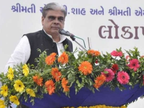सफाई देते हुए केन्द्रीय कोयला राज्य मंत्री हरिभाई पी चौधरी ने कहा