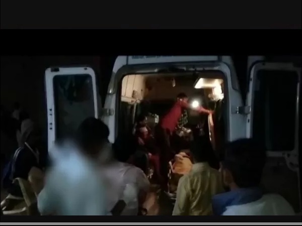 UP: 45 people going for Chhath Puja injured as tourist bus meets accident on Agra-Lucknow Expressway UP: 45 people going for Chhath Puja injured as tourist bus meets accident on Agra-Lucknow Expressway