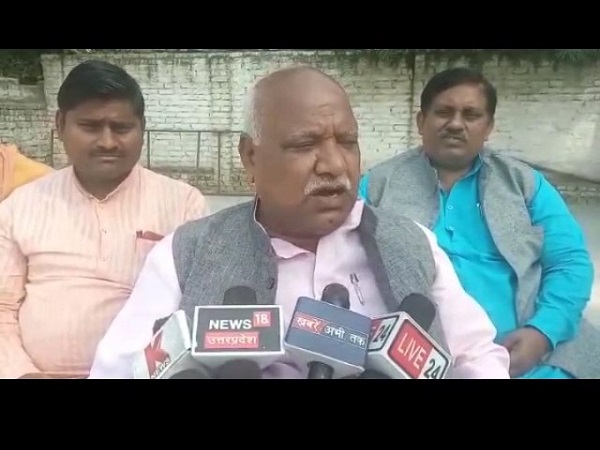 अयोध्या में विश्व हिंदू परिषद की सभा व शिवसेना प्रमुख उद्धव ठाकरे के अयोध्या का कार्यक्रम अयोध्या में विश्व हिंदू परिषद की सभा व शिवसेना प्रमुख उद्धव ठाकरे के अयोध्या का कार्यक्रम
