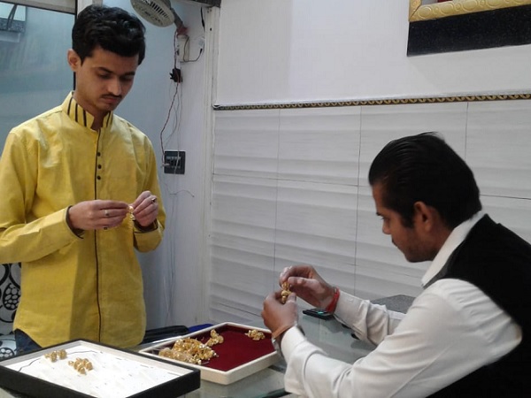 यहां जैसे झुमके कहीं और नहीं मिलते