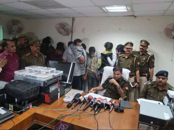 Noida Police raided Fake Call Center, arrested 23 peopler Noida Police raided Fake Call Center, arrested 23 peopler