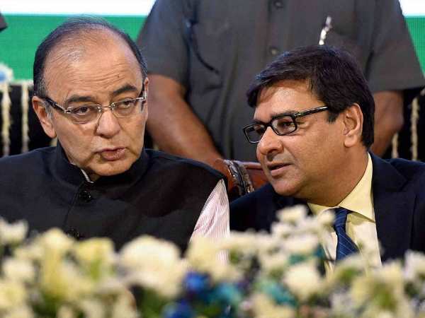 Centre Will Push RBI to Hand Over Rs 3.6 Lakh Crore Even Urjit Patel Resign says Report Centre Will Push RBI to Hand Over Rs 3.6 Lakh Crore Even Urjit Patel Resign says Report
