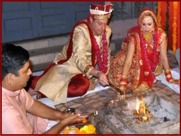 spanish couple get married in agra through indian tradition spanish couple get married in agra through indian tradition