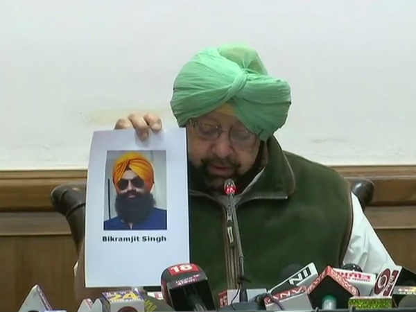 अमृतसर आतंकी हमला: 1 आरोपी गिरफ्तार, पाकिस्तान की फैक्ट्री में बनाया गया था ग्रेनेड अमृतसर आतंकी हमला: 1 आरोपी गिरफ्तार, पाकिस्तान की फैक्ट्री में बनाया गया था ग्रेनेड