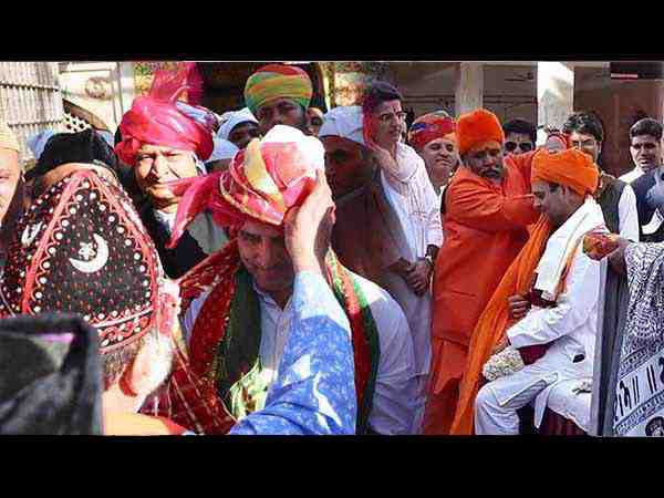 राजस्थान: खुद को ब्राह्मण बताने पर भाजपा ने ली राहुल गांधी की चुटकी, कहा-फरोज खान का पौत्र ब्राह्मण कैसे राजस्थान: खुद को ब्राह्मण बताने पर भाजपा ने ली राहुल गांधी की चुटकी, कहा-फरोज खान का पौत्र ब्राह्मण कैसे