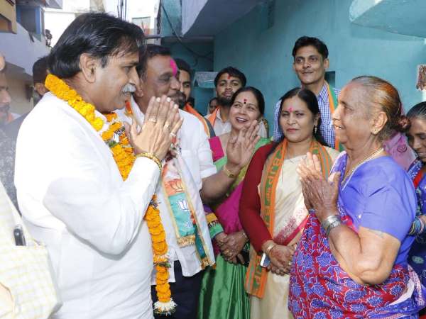रायपुर पश्चिम से बीजेपी उम्मीदवार हैं राजेश मूणत