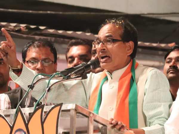 कांग्रेसी करते हैं केवल वादे