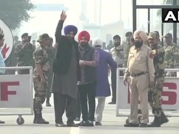Navjot Singh Sidhu Pakistan to attend Kartarpur Corridor ground breaking ceremony Navjot Singh Sidhu Pakistan to attend Kartarpur Corridor ground breaking ceremony