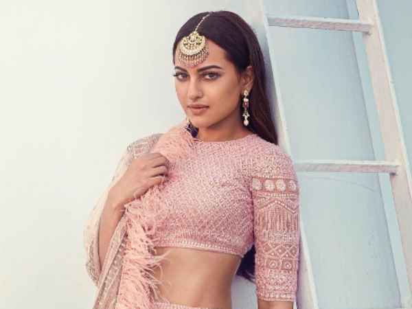 Police filed complaint against Sonakshi Sinha in Moradabad Police filed complaint against Sonakshi Sinha in Moradabad