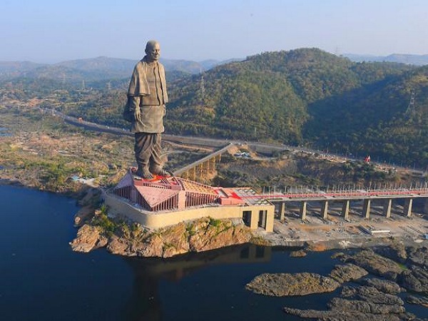 अंतरिक्ष से ली गई पहली तस्वीर आई सामने