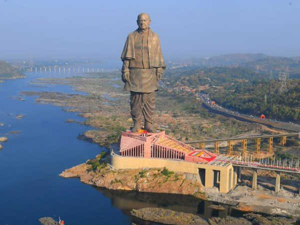 स्टेच्यू ऑफ यूनिटी को आठवां अजूबा बताया