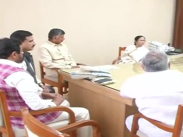 Chandrababu Naidu, Mamata Banerjee Chandrababu Naidu, Mamata Banerjee