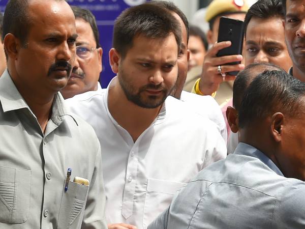 विधानसभा में आए, तेजस्वी की बैठक में नहीं