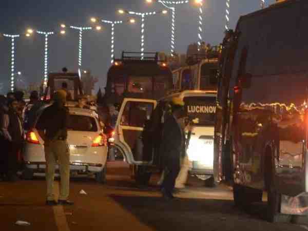 after end of cricket bus of cricketer in road jam in lucknow after end of cricket bus of cricketer in road jam in lucknow