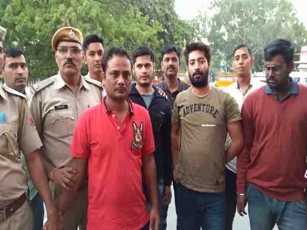 राजस्थान: फर्जी कॉल सेंटर का पुलिस ने किया भांडाफोड़, आयकर अधिकारी बन लोगों को लगाते थे चूना राजस्थान: फर्जी कॉल सेंटर का पुलिस ने किया भांडाफोड़, आयकर अधिकारी बन लोगों को लगाते थे चूना