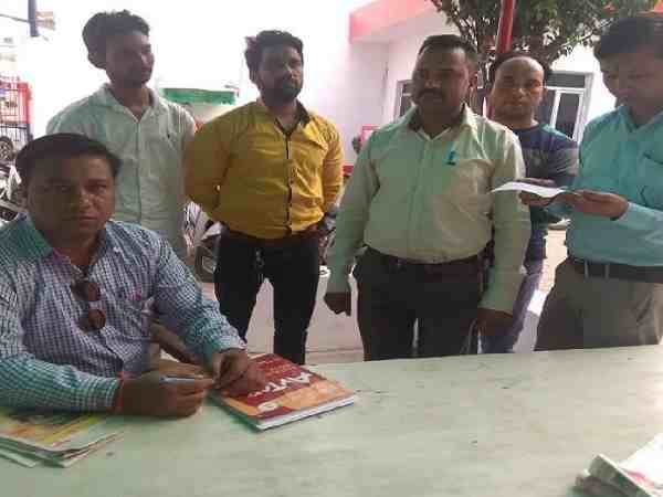 यूपी: परीक्षा में फेल हुए छात्र तो शिक्षक को दी जान से मारने की धमकी, मुकदमा दर्ज यूपी: परीक्षा में फेल हुए छात्र तो शिक्षक को दी जान से मारने की धमकी, मुकदमा दर्ज