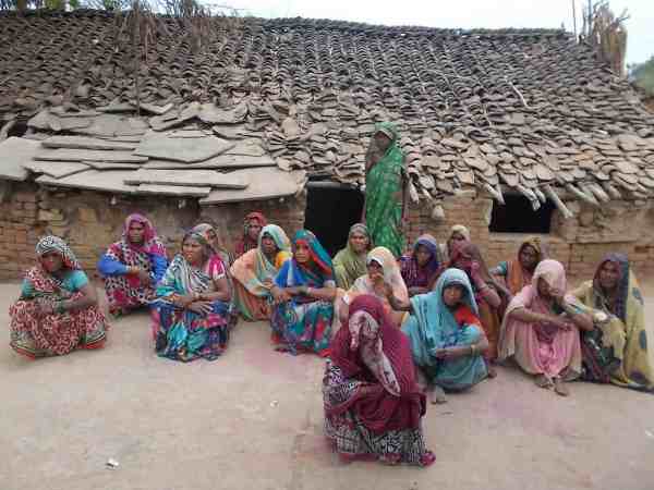 मध्य प्रदेश के इस गांव में 50 साल से ज्यादा नहीं जीते हैं पुरुष, विधवा महिलाओं की तादाद कर देगी आपको हैरान मध्य प्रदेश के इस गांव में 50 साल से ज्यादा नहीं जीते हैं पुरुष, विधवा महिलाओं की तादाद कर देगी आपको हैरान