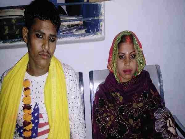 यूपी: लड़की के प्यार में युवक ने परिवार से की बगावत, मां-बाप ने जायदाद से किया बेदखल यूपी: लड़की के प्यार में युवक ने परिवार से की बगावत, मां-बाप ने जायदाद से किया बेदखल