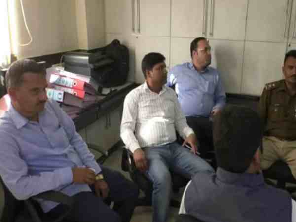 यूपी: फर्जी कंपनी में हो रहे 300 करोड़ की टैक्स चोरी का स्टेट जीएसटी टीम ने किया खुलासा , वीडियो यूपी: फर्जी कंपनी में हो रहे 300 करोड़ की टैक्स चोरी का स्टेट जीएसटी टीम ने किया खुलासा , वीडियो