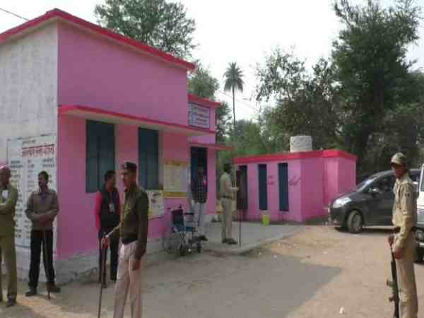 मध्य प्रदेश: गांव की बदहाली दूर नहीं हुई तो मतदाताओं ने किया चुनाव का बहिष्कार, नहीं डाला एक भी वोट मध्य प्रदेश: गांव की बदहाली दूर नहीं हुई तो मतदाताओं ने किया चुनाव का बहिष्कार, नहीं डाला एक भी वोट